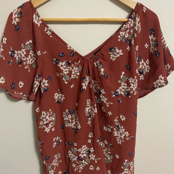 Women's RW&CO. Top, Size M, Rust Floral - Picture 1 of 6